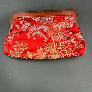 Vintage chinoiserie Red silk celluloid closure Clutch